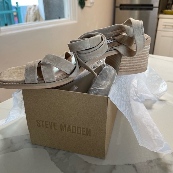 Steve Madden CORY Natural Suede - Never Worn! - Picture 2 of 6